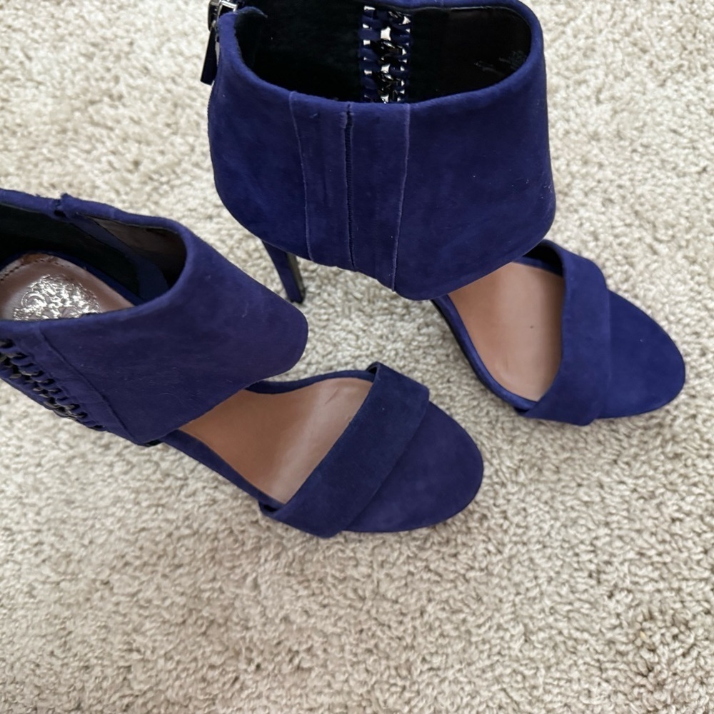 Vince Camuto Royal Blue Heels with Chain Detail - Picture 9 of 11